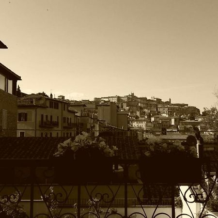 Via Piantarose, 12 Apartment Perugia Bagian luar foto